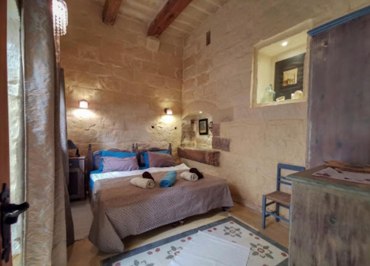 Peaceful Farmhouse Stay With Cozy Yard Għarb Eksteriør billede