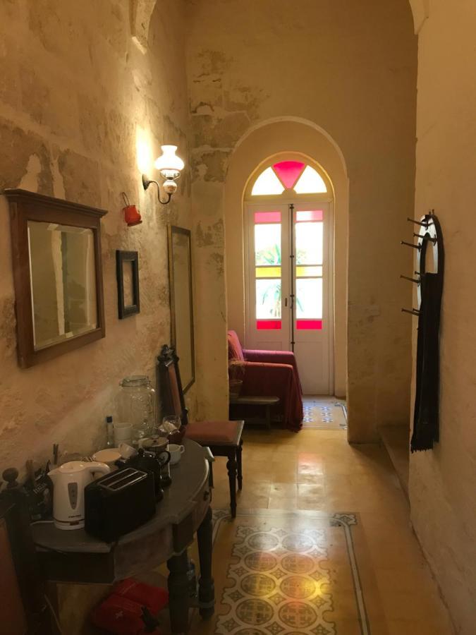 Peaceful Farmhouse Stay With Cozy Yard Għarb Eksteriør billede