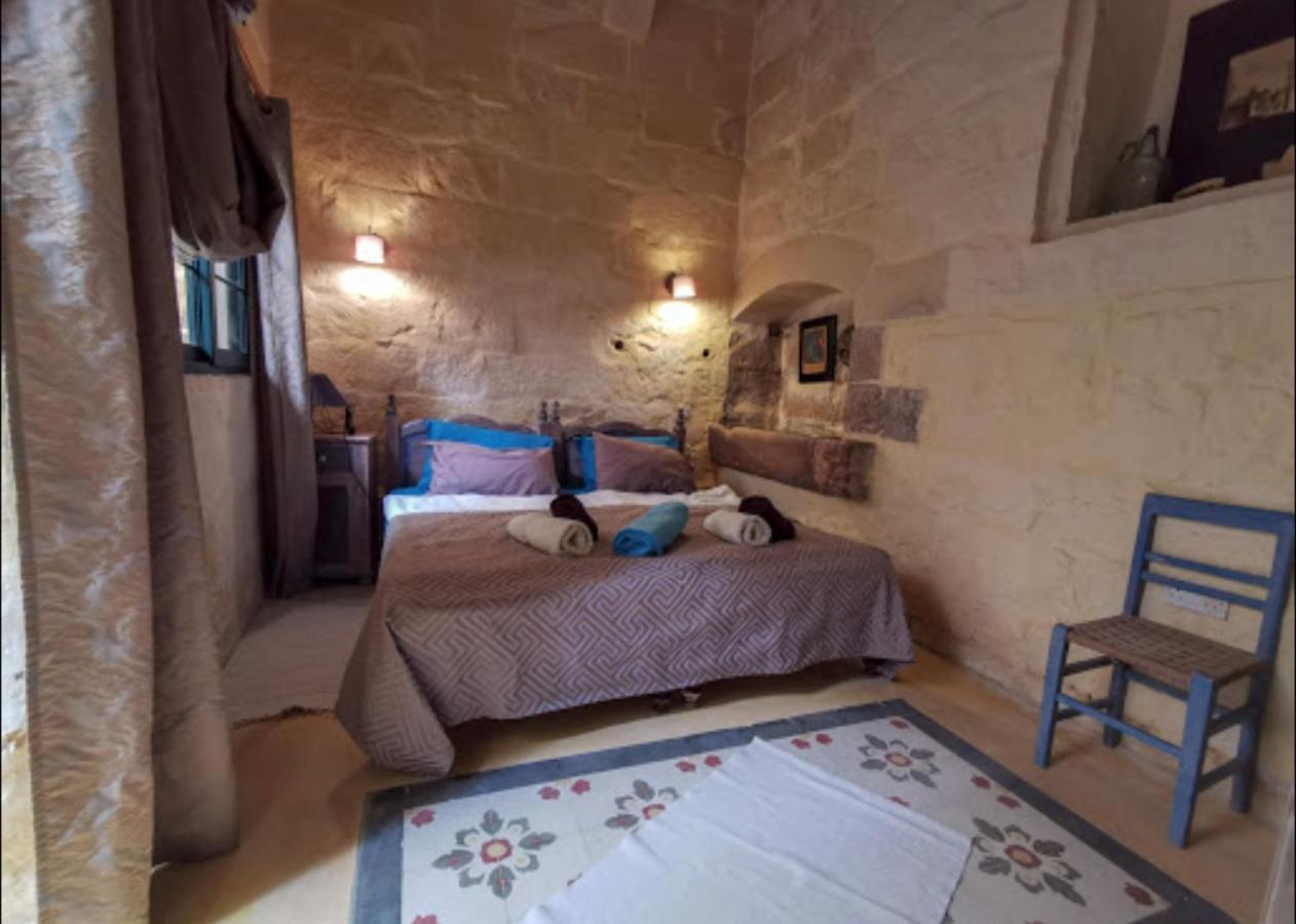 Peaceful Farmhouse Stay With Cozy Yard Għarb Eksteriør billede