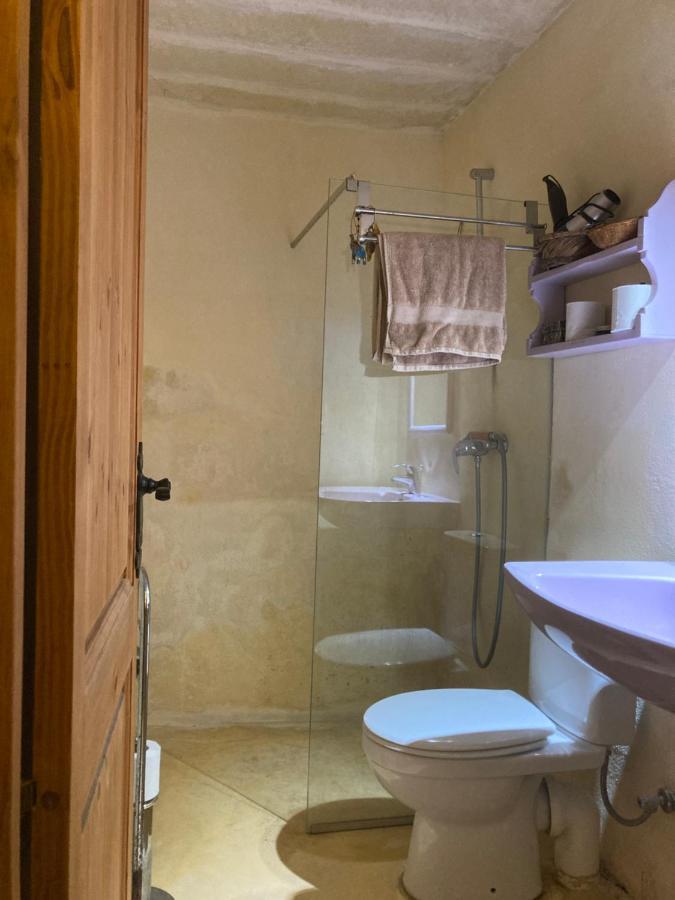 Peaceful Farmhouse Stay With Cozy Yard Għarb Eksteriør billede