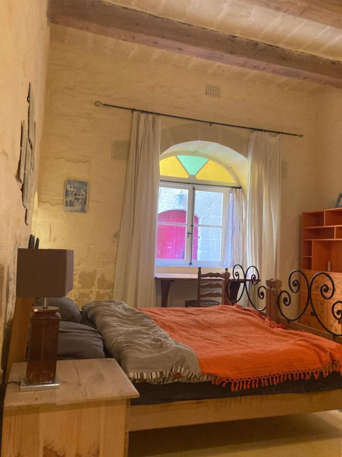 Peaceful Farmhouse Stay With Cozy Yard Għarb Eksteriør billede