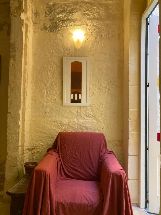 Peaceful Farmhouse Stay With Cozy Yard Għarb Eksteriør billede