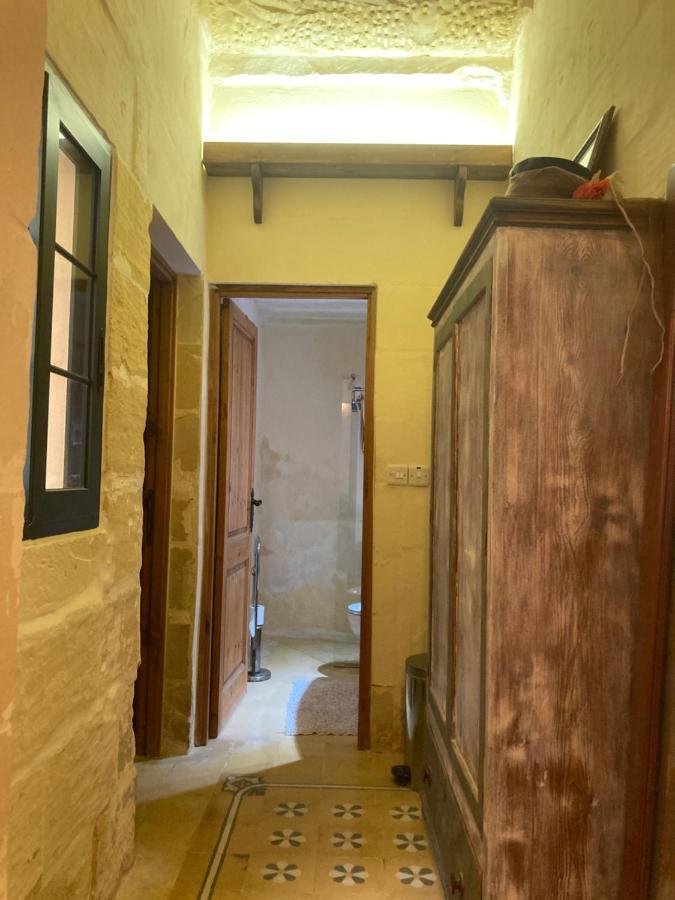 Peaceful Farmhouse Stay With Cozy Yard Għarb Eksteriør billede